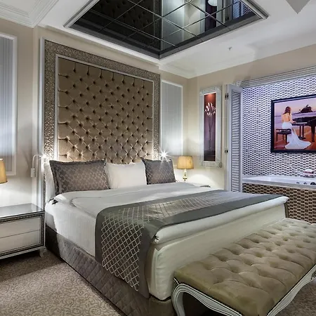 Hotel Grand Millennium