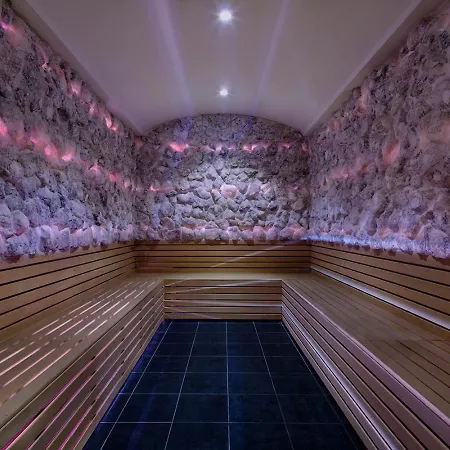 Grand Millennium Hotel