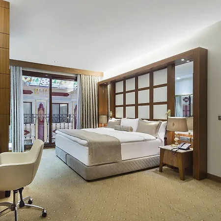 Отель Grand Millennium 5*