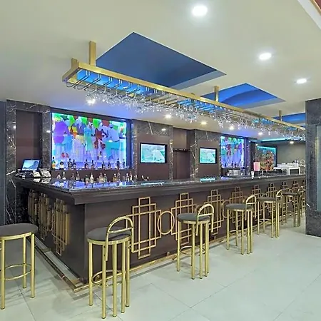 Grand Millennium Отель 5*